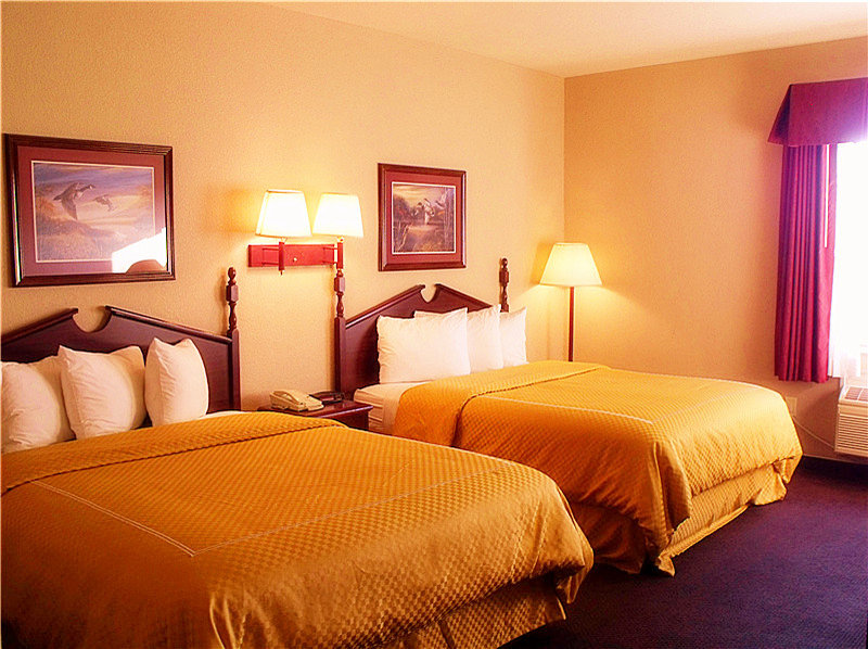 Baymont Inn & Suites-Clute - Clute, TX