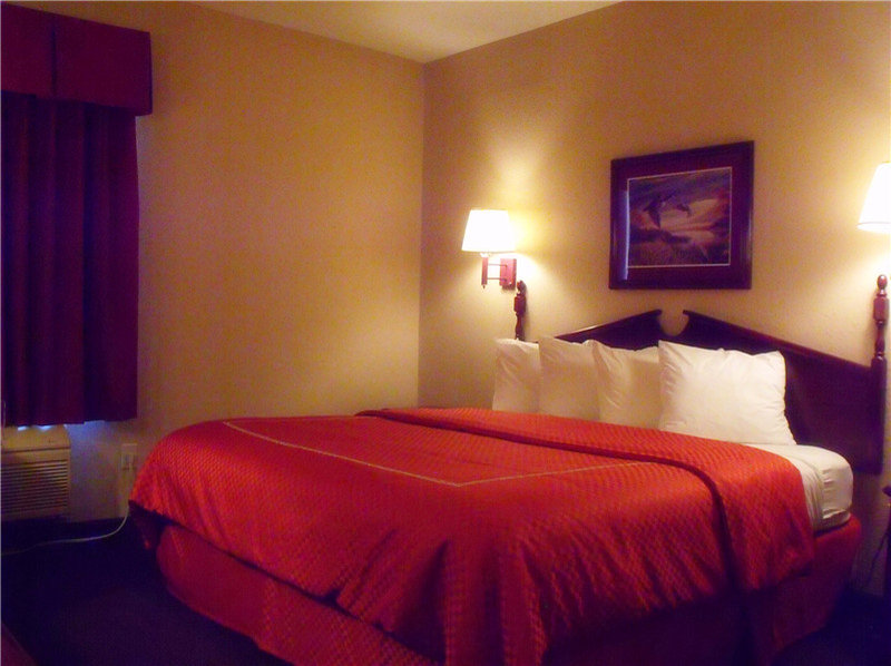 Baymont Inn & Suites-Clute - Clute, TX