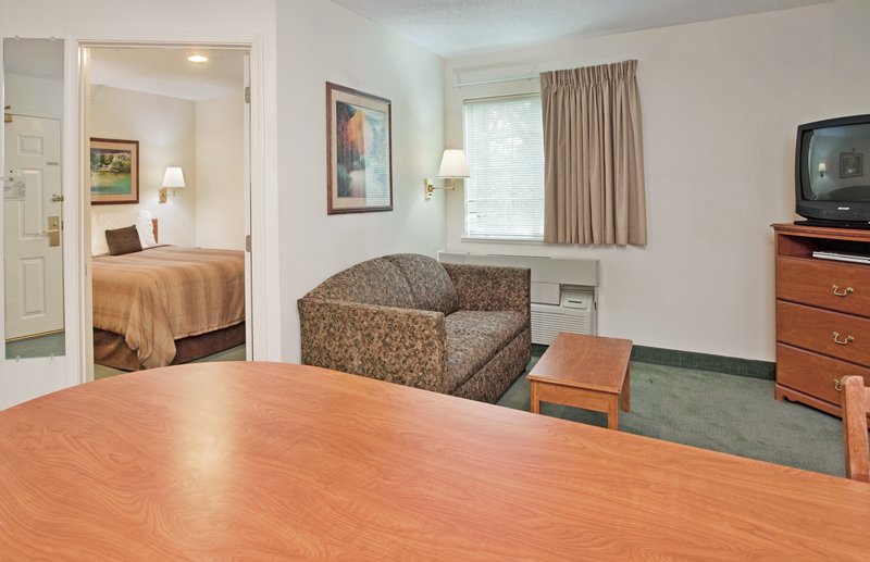 Candlewood Suites COLUMBIA - Columbia, MO