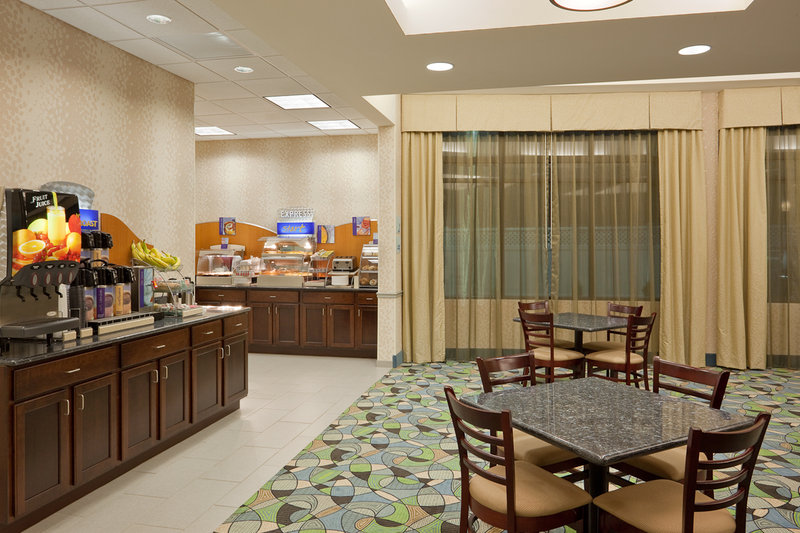 Holiday Inn Express PLAINVILLE - FOXBORO AREA - Quincy, MA