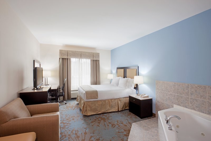 Holiday Inn Express PLAINVILLE - FOXBORO AREA - Quincy, MA