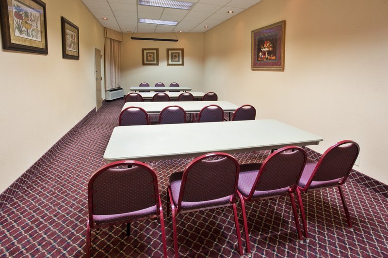 Holiday Inn Express MACON (I-75 & RIVERSIDE) - Macon, GA
