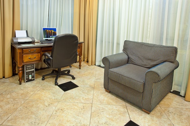 Holiday Inn Express MACON (I-75 & RIVERSIDE) - Macon, GA