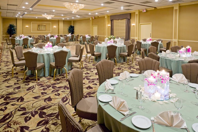 Crowne Plaza EDISON - Edison, NJ