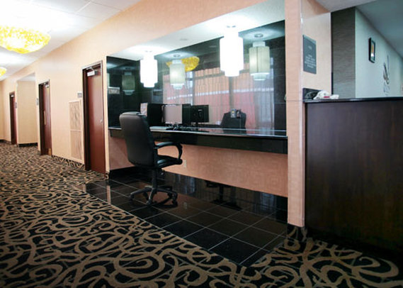 La Quinta Inn & Suites Garden City - Terre Haute, IN