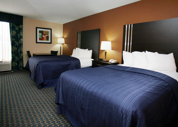 La Quinta Inn & Suites Garden City - Terre Haute, IN