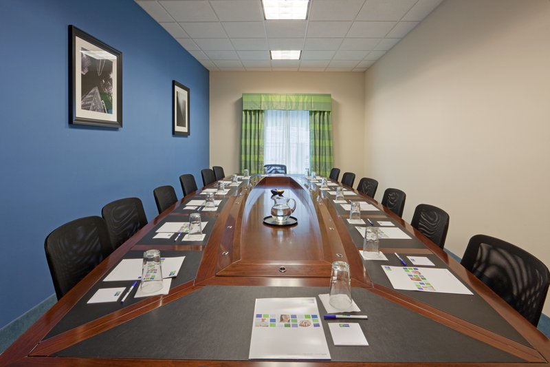Holiday Inn Express PLAINVILLE - FOXBORO AREA - Quincy, MA