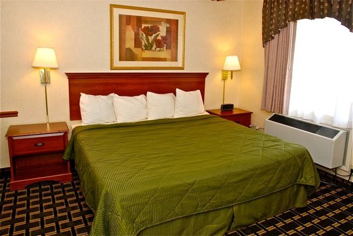 Travelodge Buffalo University District - Amherst, NY