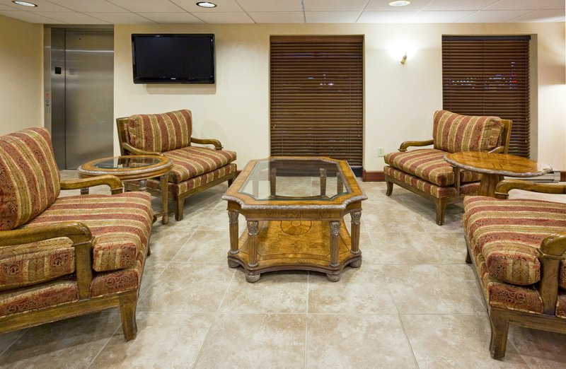 HOLIDAY INN EXPRESS-BELOIT - Beloit, WI