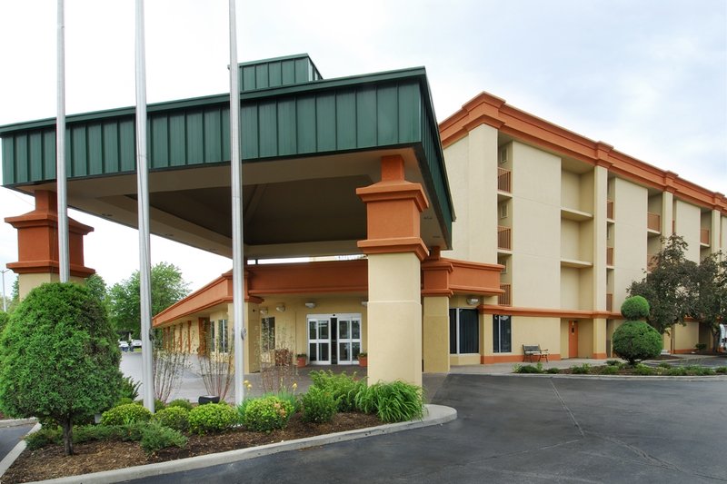 The Waverton Hotel - Elmhurst, IL
