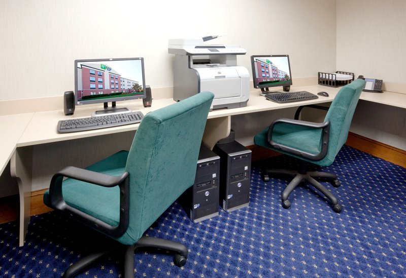 Holiday Inn Express Hotel & Suites MILWAUKEE-NEW BERLIN - New Berlin, WI