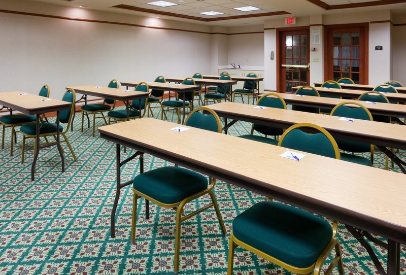 Holiday Inn Express Hotel & Suites MILWAUKEE-NEW BERLIN - New Berlin, WI