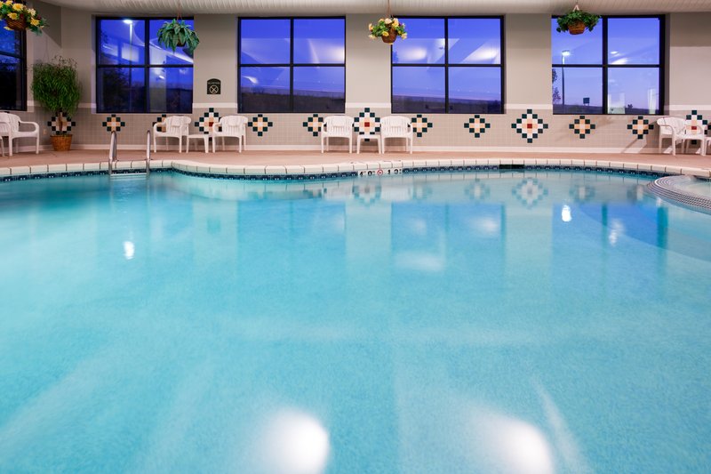 Holiday Inn Express Hotel & Suites MILWAUKEE-NEW BERLIN - New Berlin, WI