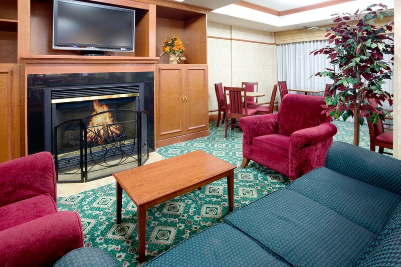 Holiday Inn Express - New Berlin, WI