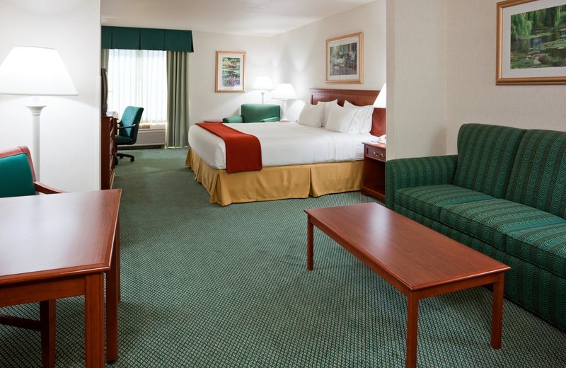 Holiday Inn Express Hotel & Suites MILWAUKEE-NEW BERLIN - New Berlin, WI