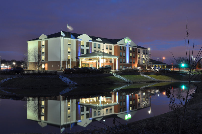 Holiday Inn Express Hotel & Suites MILWAUKEE-NEW BERLIN - New Berlin, WI