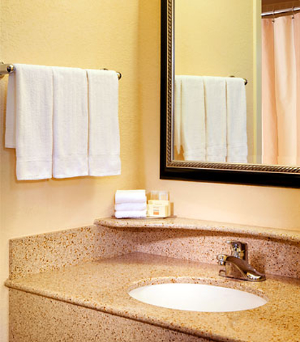 Courtyard by Marriott Dallas Richardson at Campbell - Richardson, TX
