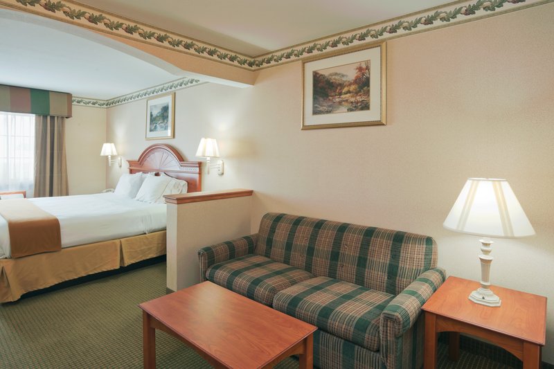 Holiday Inn Express - Defiance, OH