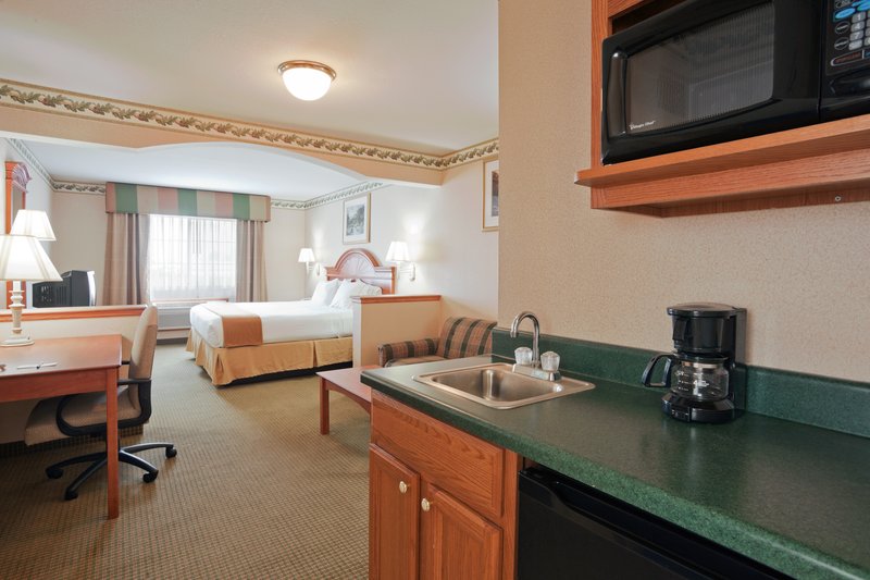 Holiday Inn Express - Defiance, OH