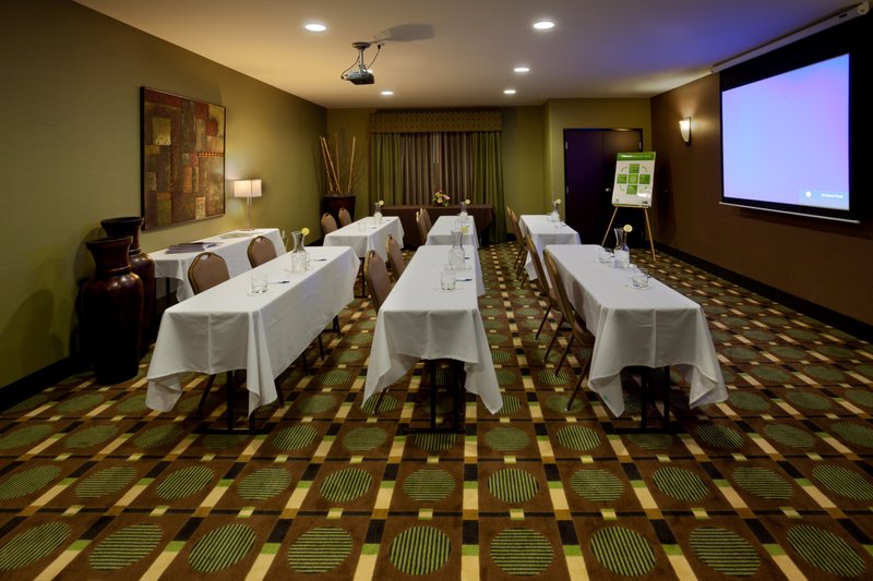 Holiday Inn Express - Tow, TX