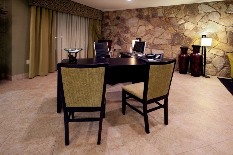 Holiday Inn Express - Tow, TX