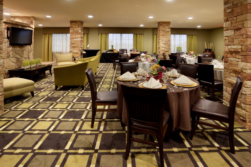 Holiday Inn Express - Tow, TX