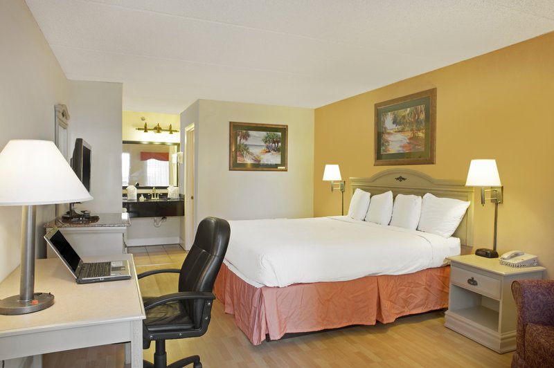 Cumberland Island Inn & Suites - Saint Marys, GA
