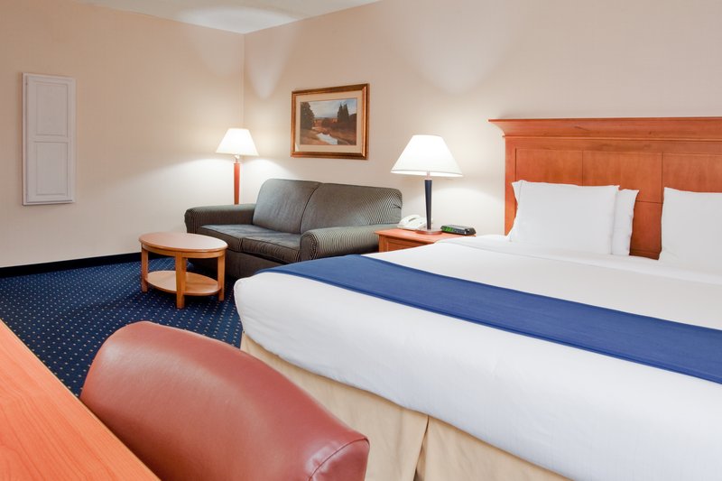 Holiday Inn Express & Suites WAYNESBORO-ROUTE 340 - Waynesboro, VA