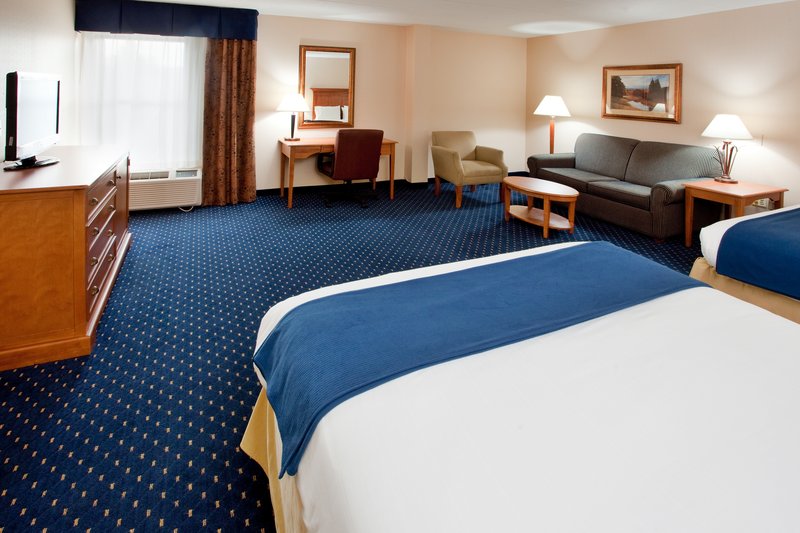 Holiday Inn Express & Suites WAYNESBORO-ROUTE 340 - Waynesboro, VA