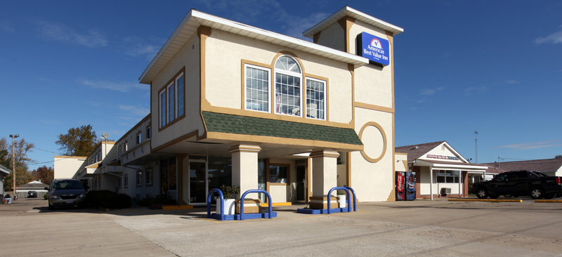 Americas Best Value Inn - Macomb, IL