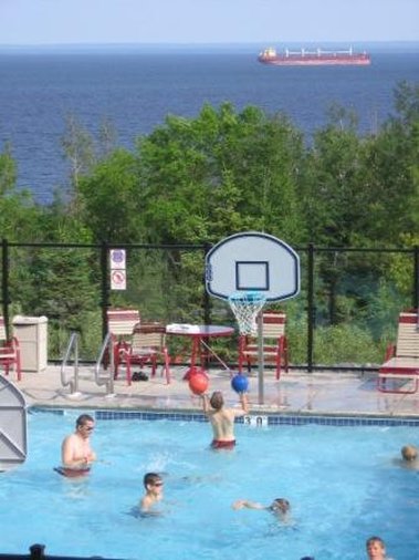 Edgewater Resort & Waterpark