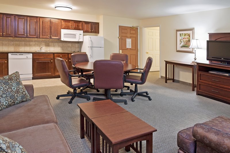 STAYBRIDGE SUITES-STOW - Stow, OH