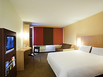 Ibis Dublin West - Room