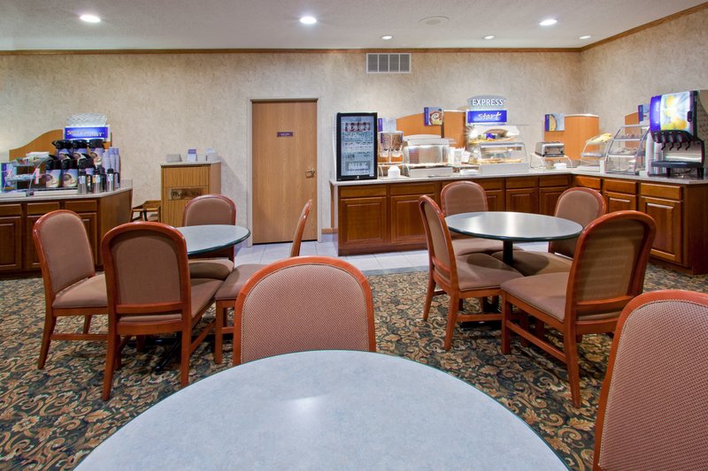 Holiday Inn Express HOWE (STURGIS, MI) - Howe, IN