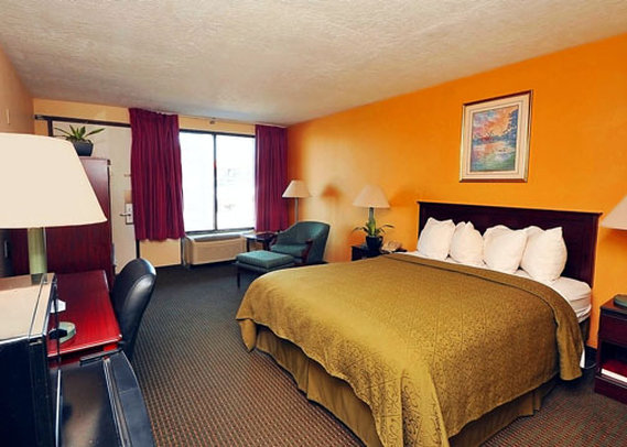 Econo Lodge - Winnie, TX