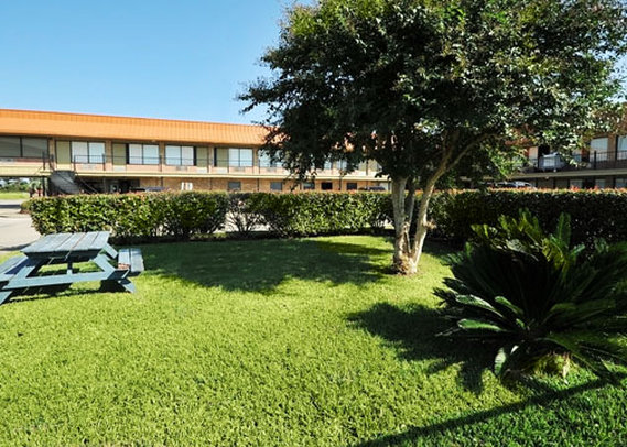 Econo Lodge - Winnie, TX