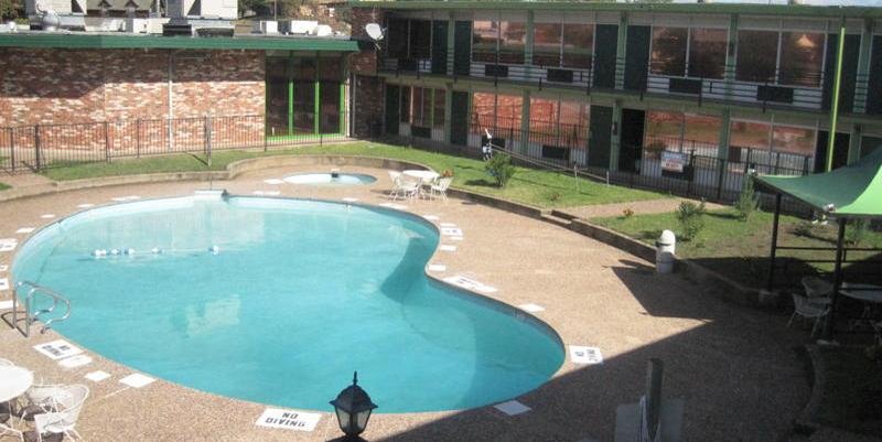 Texoma Inn - Denison, TX