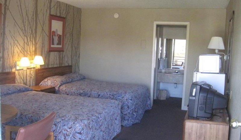 Texoma Inn - Denison, TX