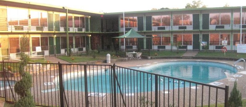 Texoma Inn - Denison, TX