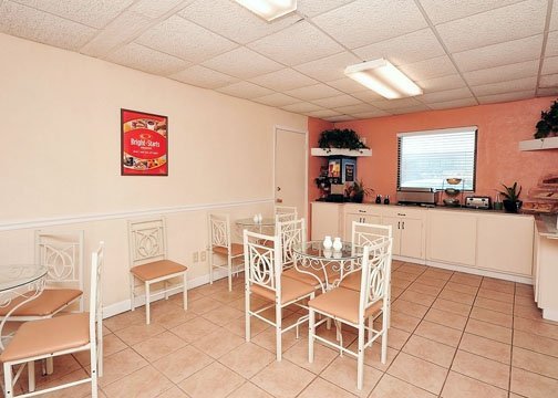 Econo Lodge - Winnie, TX