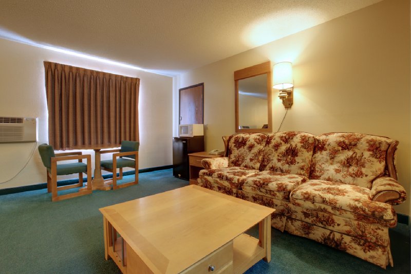 Americas Best Value Inn - Troy, MO