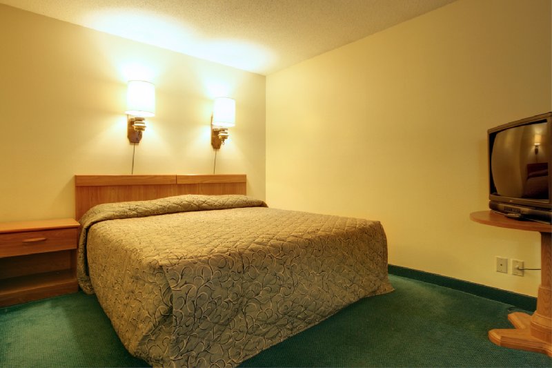 Americas Best Value Inn - Troy, MO