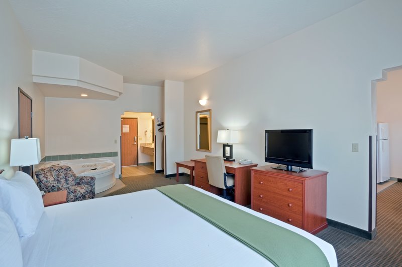 Holiday Inn Express & Suites ASHLAND - Ashland, OR