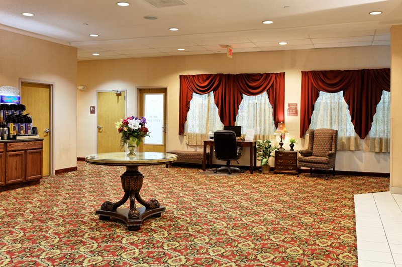 Holiday Inn Express METROPOLIS - Olmsted, IL