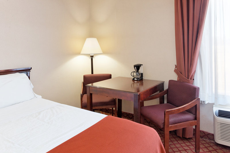Holiday Inn Express METROPOLIS - Olmsted, IL