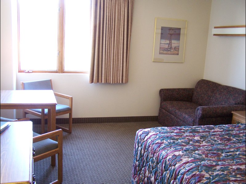 Expressway Inn - Bismarck, ND