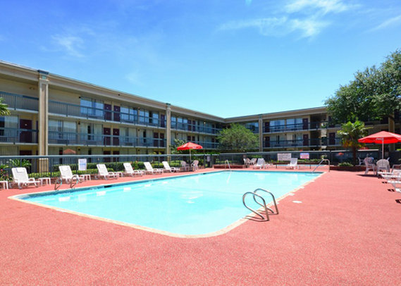 Day Inn - Gretna, LA