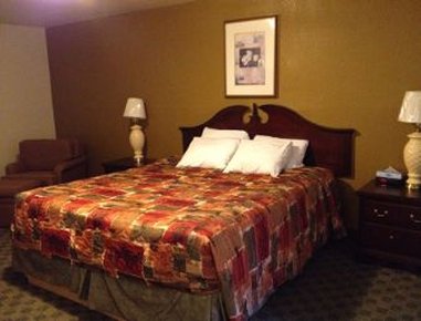 Days Inn and Suites Tyler - Tyler, TX