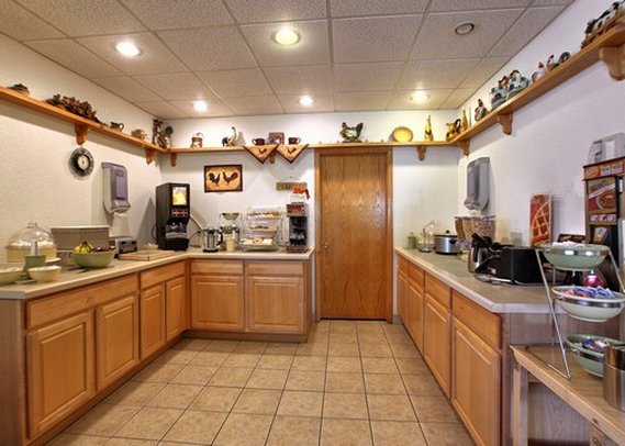 Quality Inn - Mauston, WI