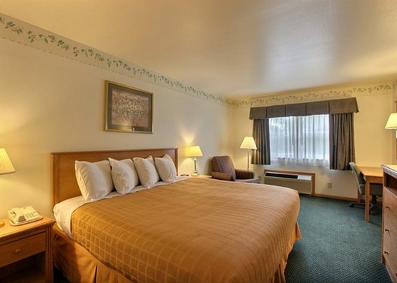Quality Inn - Mauston, WI